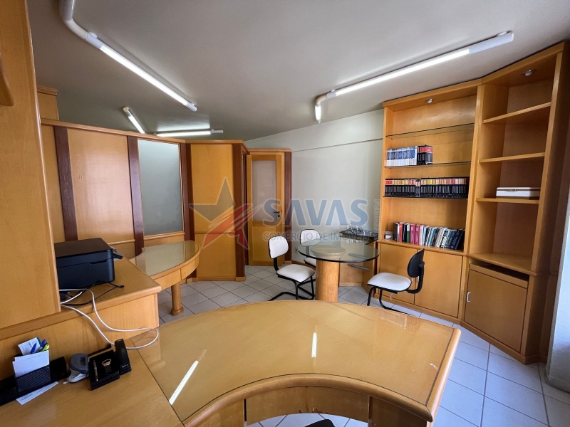 SALA COMERCIAL COM GARAGEM